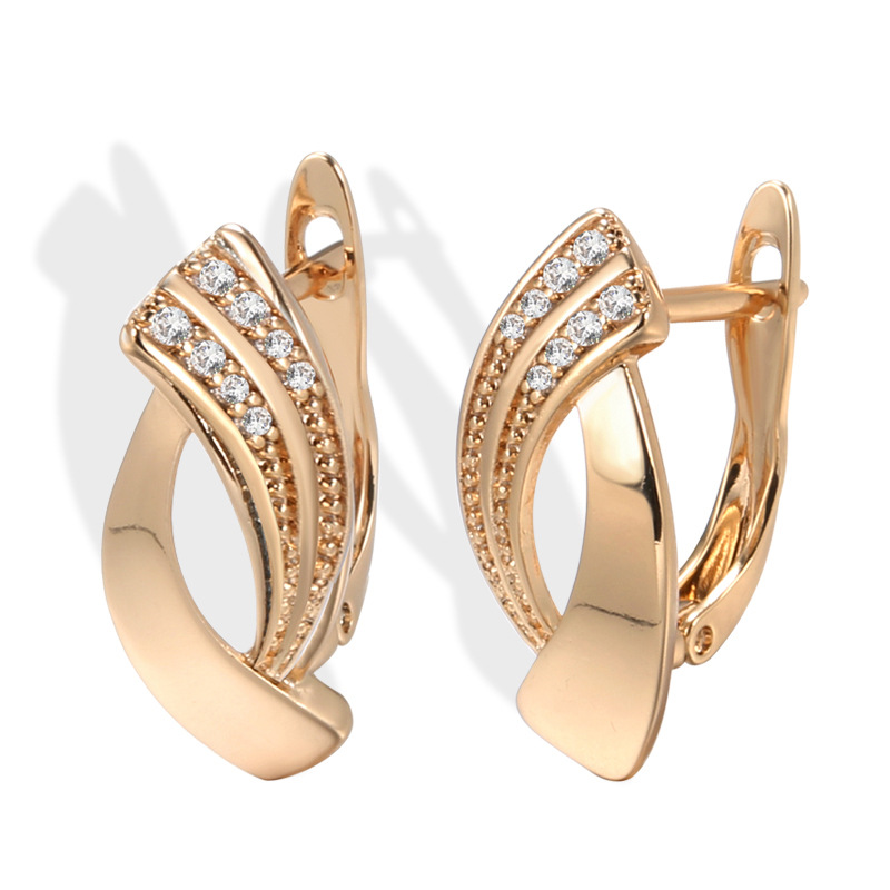 Zierliche Ohrringe mit Zirkonias in Roségold