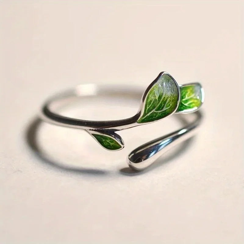 Eleganter verstellbarer Blatt-Ring mit exquisiter Emaille, veredelt in 925 Sterling Silber