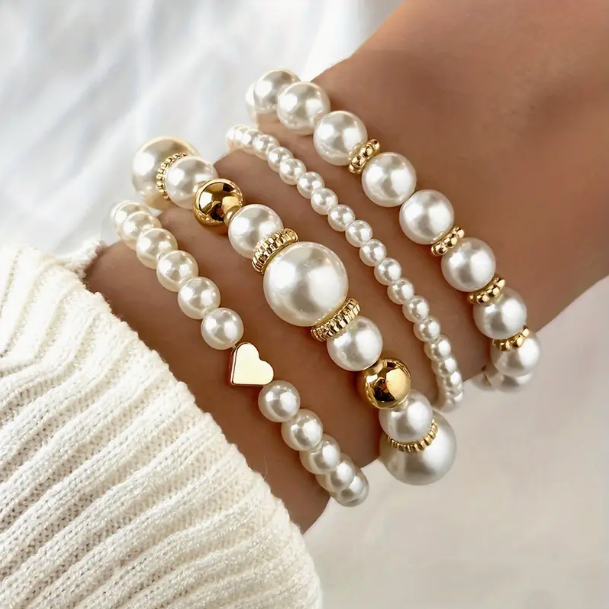 Armband-Set aus weißen Kunstperlen