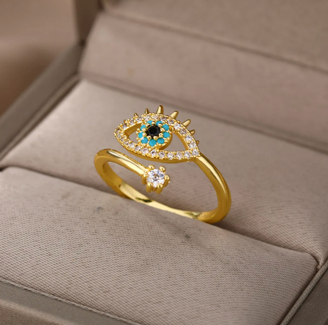 Eleganter Ring zum Schutz vor dem bösen Blick