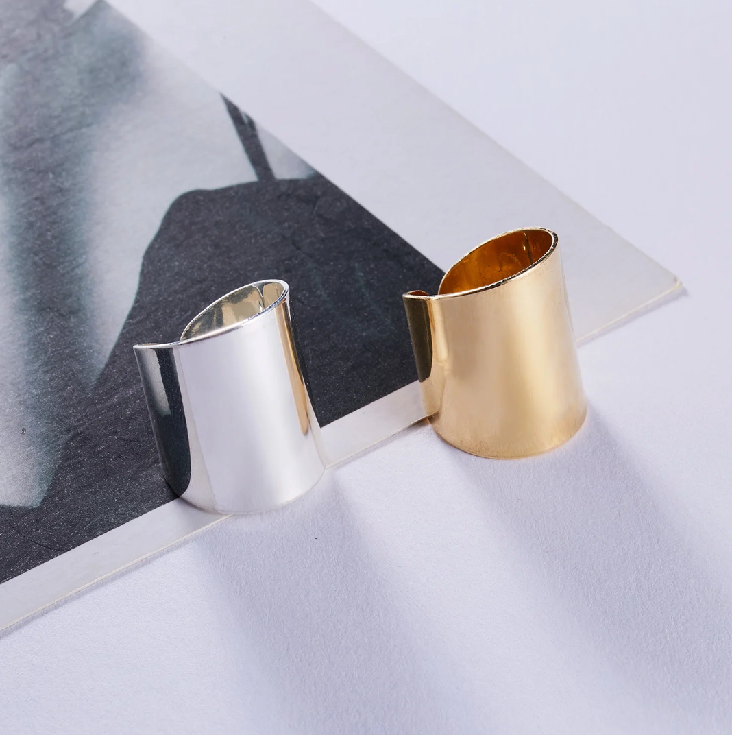 Eleganter minimalistischer lange ägyptischer Ring