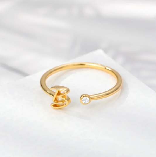 Personalisierter Initialenring – Ein einzigartiges Schmuckstück für jeden Anlass!