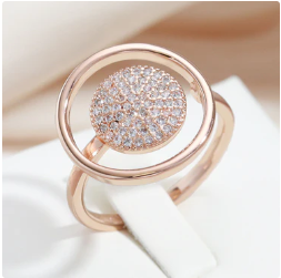 Eleganter verstellbarer Ring aus 18K Roségold mit funkelndem Zirkonia