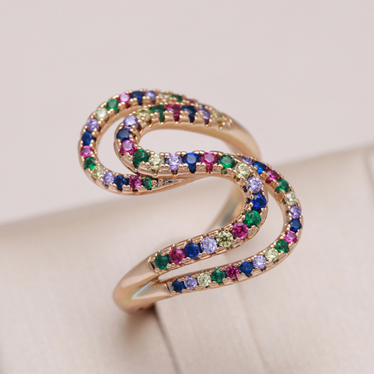 Eleganter 18K vergoldeter Ring mit funkelnden Zirkonia-Steinen