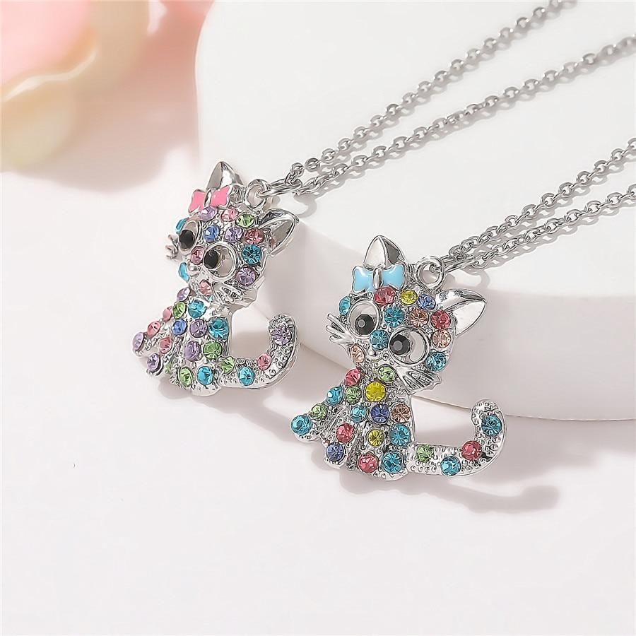 Elegante silberne Halskette mit niedlichem Babykätzchen und bunten Zirkonia - Feline