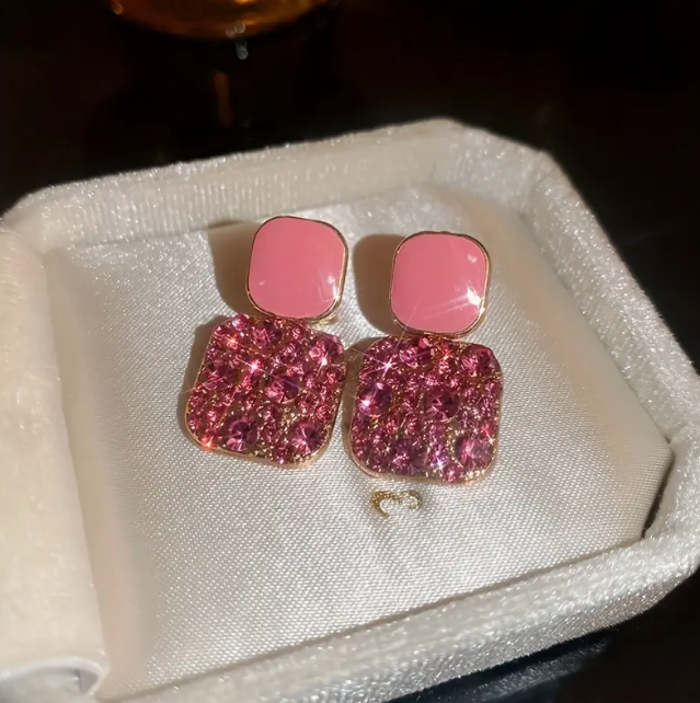 Quadratische Rhinestone Anhängerohrringe im luxuriösen Design