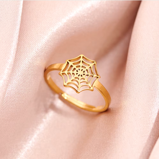 Eleganter 18K vergoldeter Stahlring im Spinnennetzdesign - Hypoallergen für Halloween!