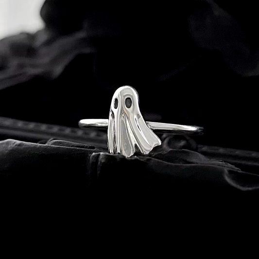 Eleganter hypoallergener Stahlring mit 925er Sterling Silber-Beschichtung für mystische Geisterliebhaber