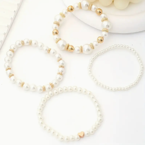 Armband-Set aus weißen Kunstperlen