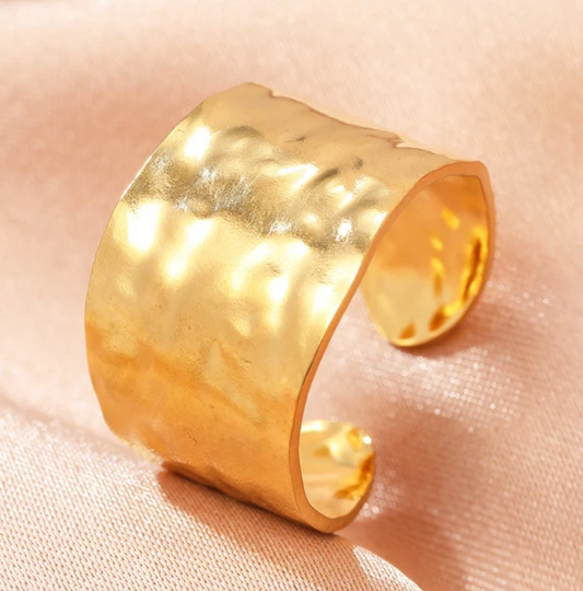 Eleganter Griechischer Ring in Goldfarbe