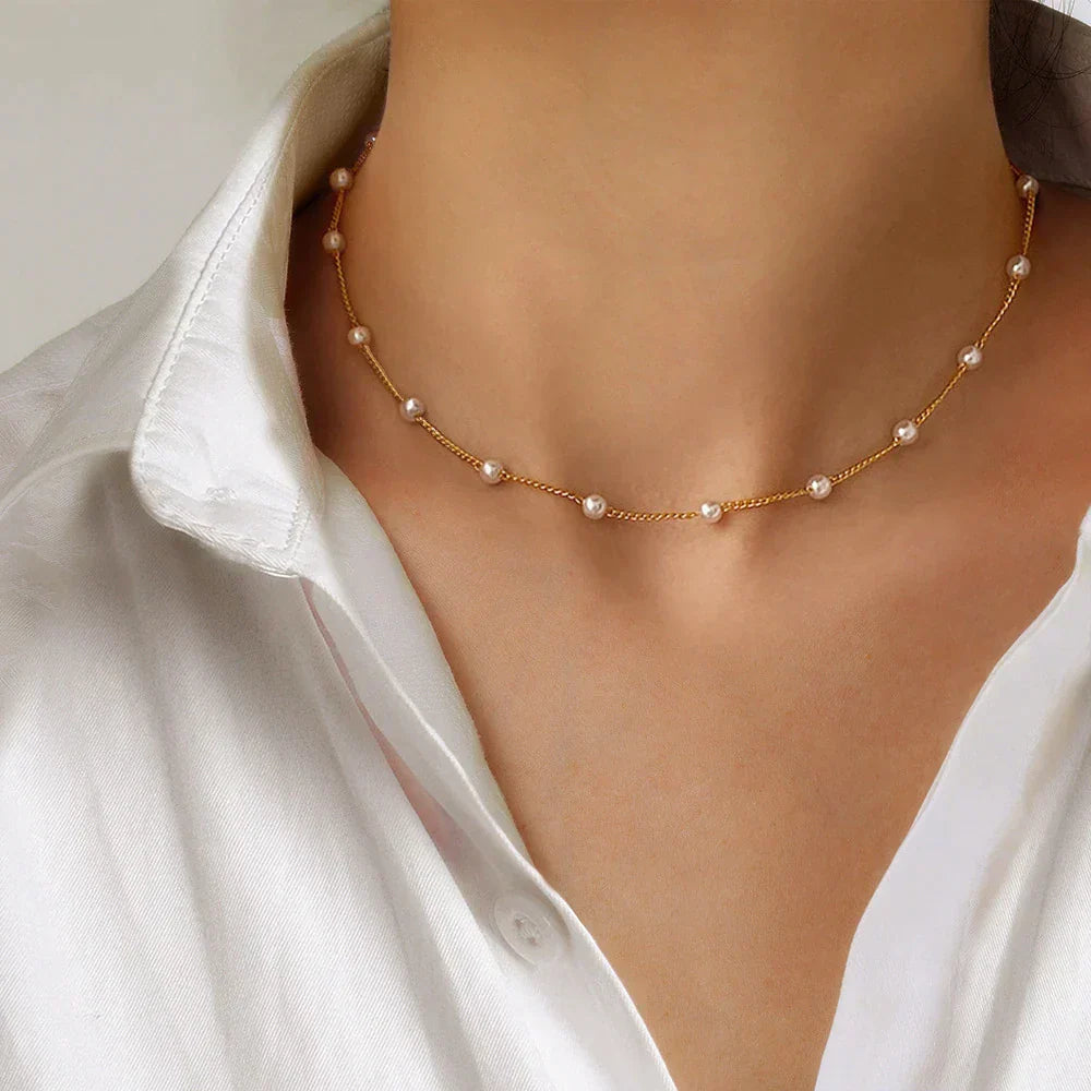 Kleine elegante Perlenkette