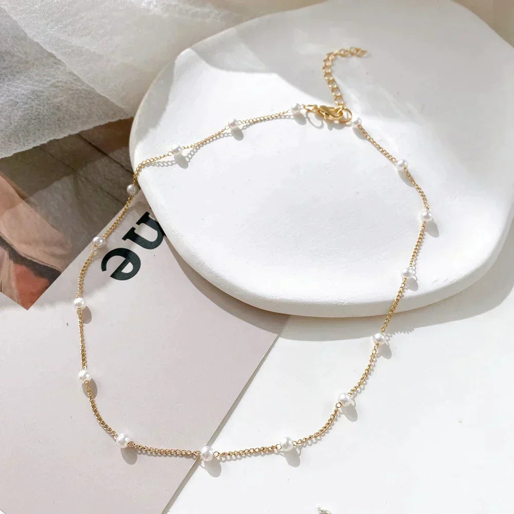 Kleine elegante Perlenkette