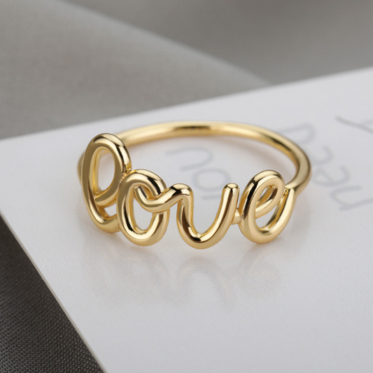 Verführerischer LOVE Ring aus 18K Goldplattierung