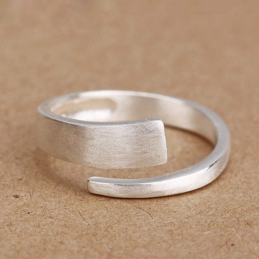 Eleganter verstellbarer Ring aus hochwertigem 925er Sterlingsilber