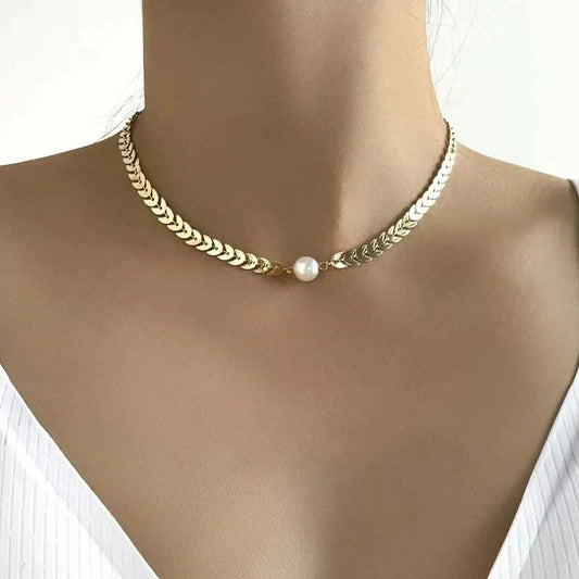Griechische Perlenkette in Gold