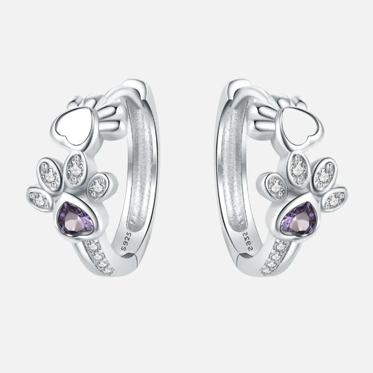 Elegante ILLA Pfoten-Huggie-Ohrringe aus 925er Sterlingsilber mit funkelnden Zirkonia und Herzstein