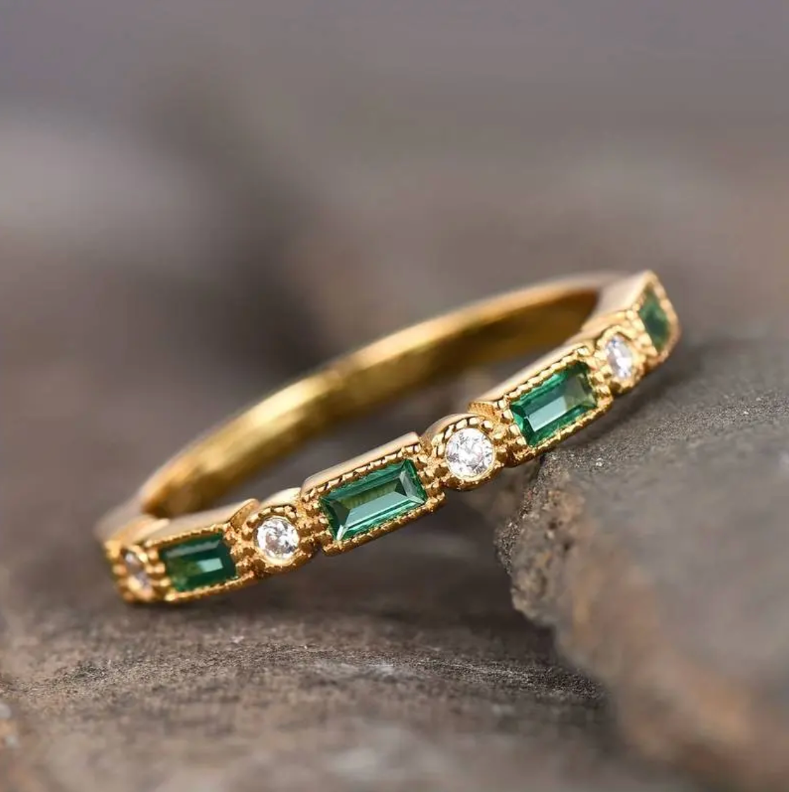 Grüner Zirkonia-Goldring