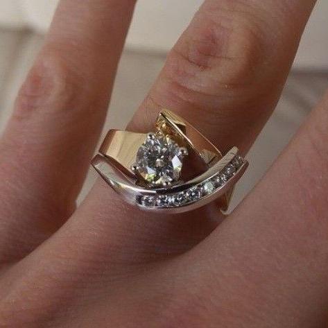 Vintage Asymmetrischer Ring aus gemischtem Metall mit Zirkonias