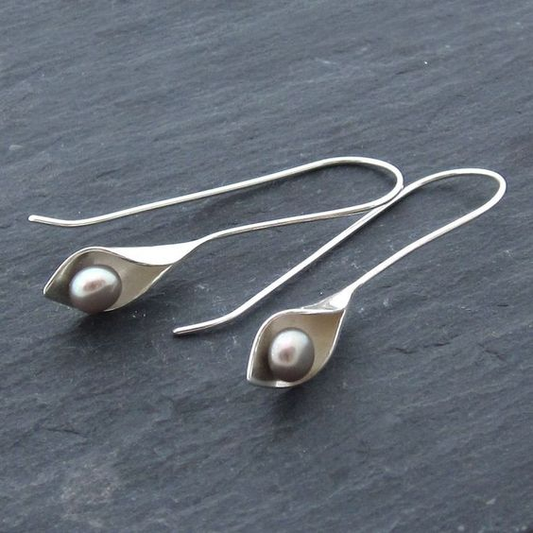 Goldring mit hellem Hohlraum